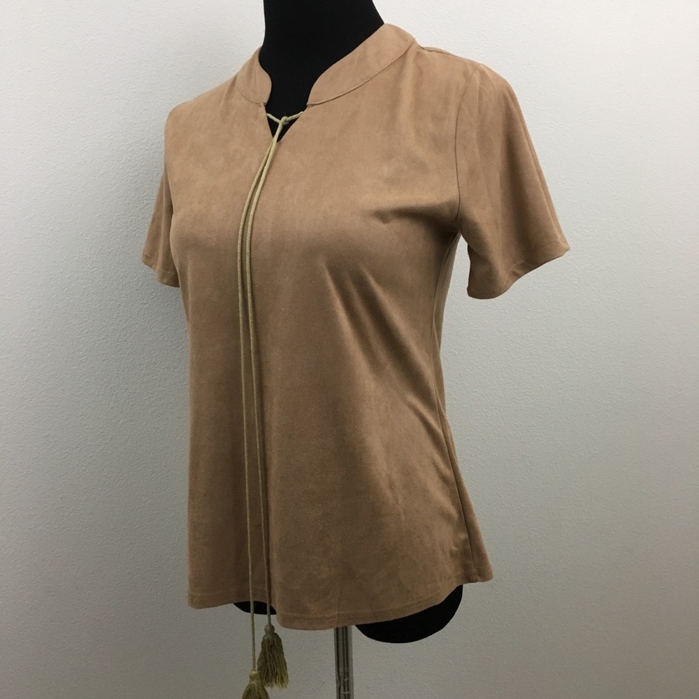 🔴 Faux Suede & Tassel Top - Picture 3 of 4